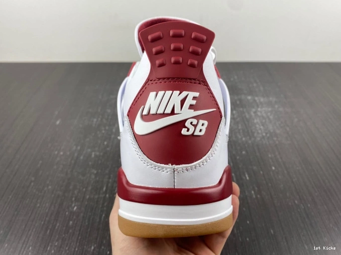 1st Kicks SB Pine DR5415-160 Red Retro 4 Jordan 0820